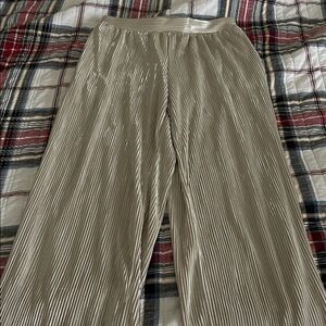 Wide-Leg Pants that flow and sparkle! Medium.